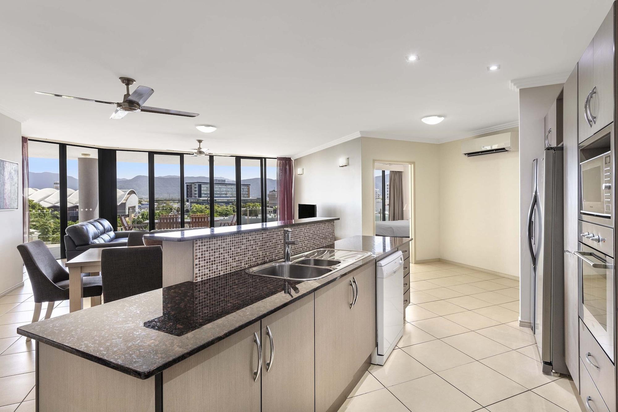 Piermonde Apartments Кернс Екстериор снимка